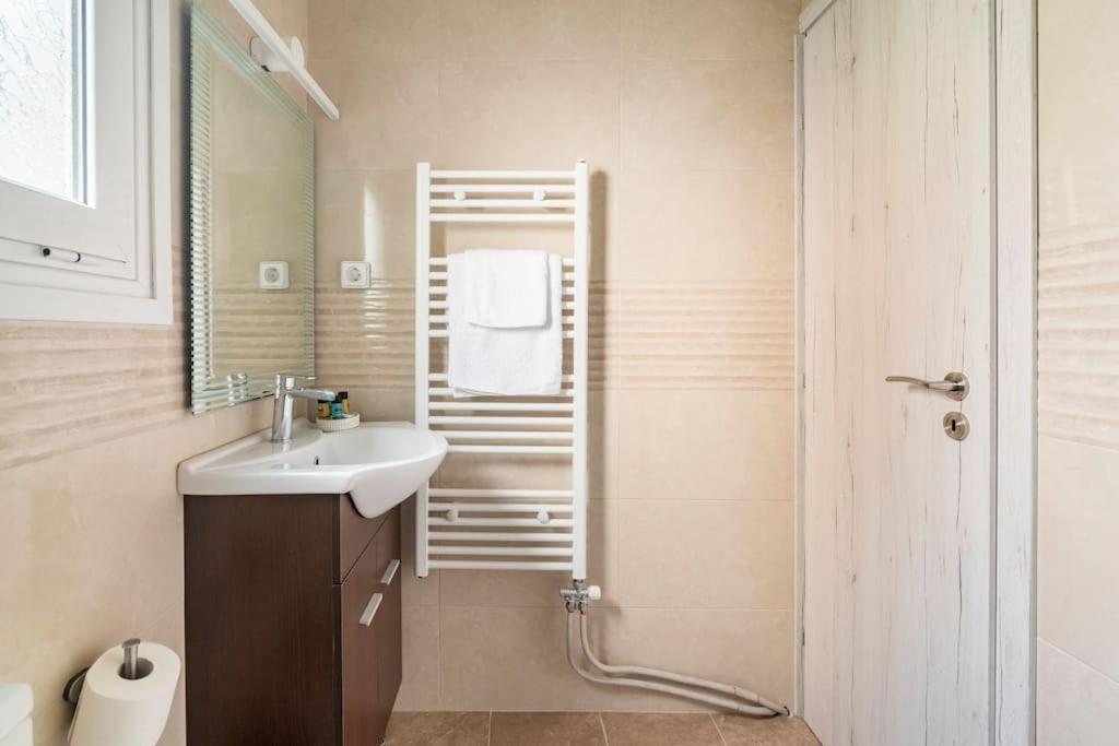 Cozy Apartment In アテネ エクステリア 写真